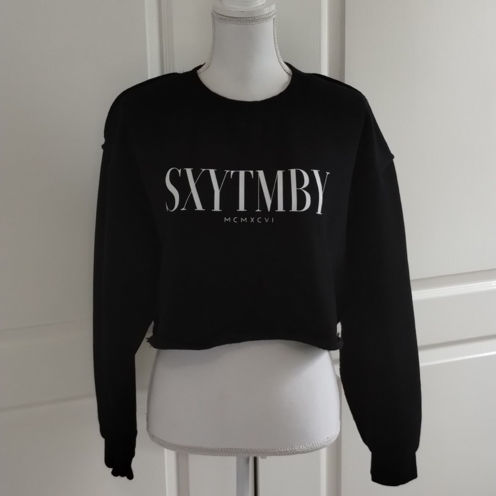 Sxytmby Women's Size Xl Cropped Sweatshirt Black White Letters Mcmxcvi